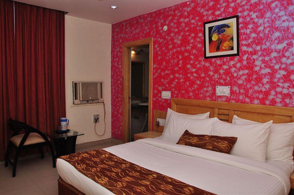 Hotel Abhay Palace Ghaziabad Exterior photo