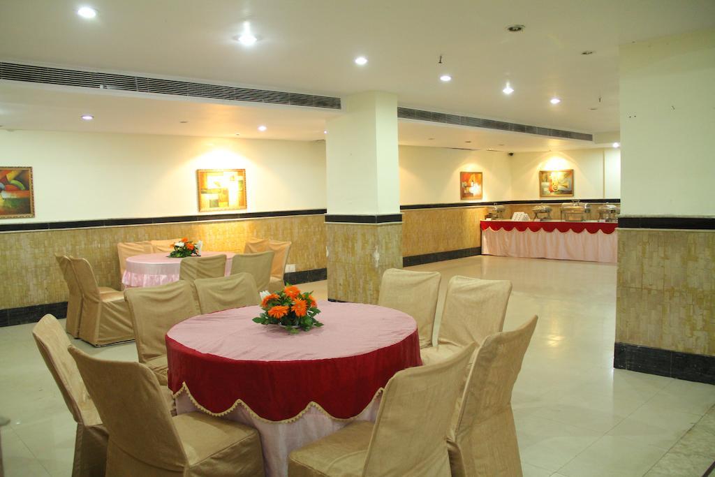 Hotel Abhay Palace Ghaziabad Exterior photo
